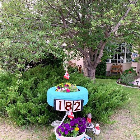 Brother Li Homestay YYC Buitenkant foto